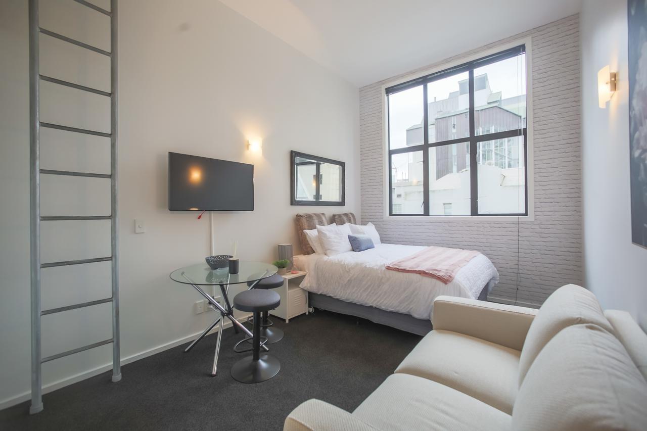 Lovely Urban Studio Plus Loft Off Queen Street Appartamento Auckland Esterno foto